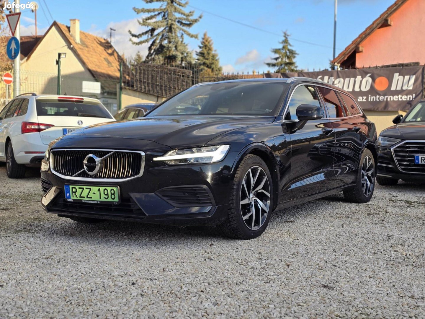 Volvo V60 2.0 [T6] Twin Engine AWD Momentum Pro...